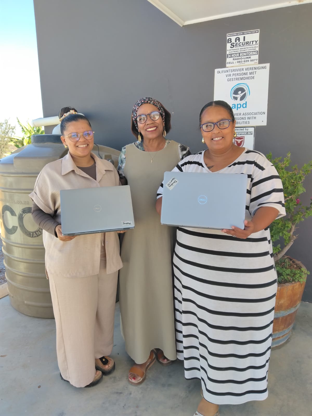 Sanlam laptops_Olifantsrivier handover